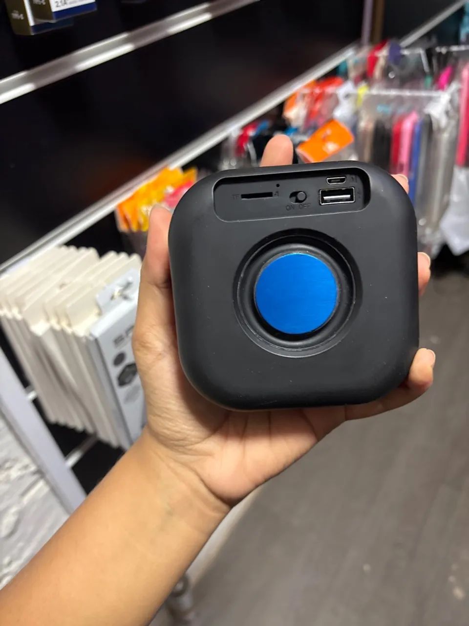 Caixa de som portátil Bluetooth Preta - Foto 2