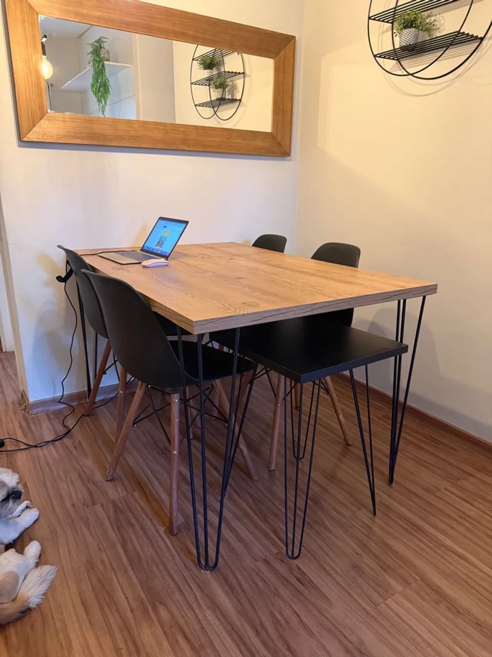 Mesa de jantar com 4 cadeiras
