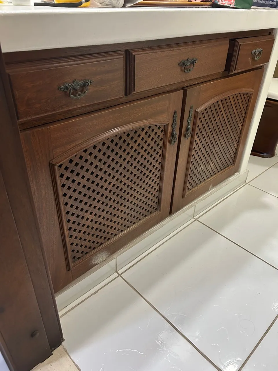 Conjunto de armário para banheiro de embutir