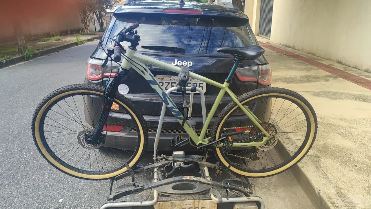 Bicicleta Aro 29 - Perfeita para trilhas e aventuras! - Foto 4