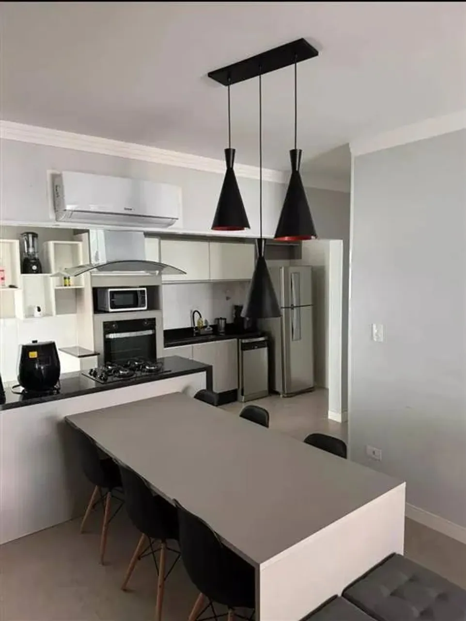 Apartamento Mongaguá Frente ap. lateral com vista mar decorado e mobiliado.