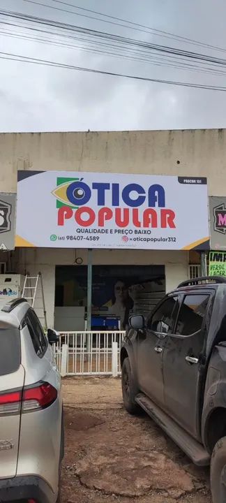 Fachadas em Lona e Adesivo - Foto 2