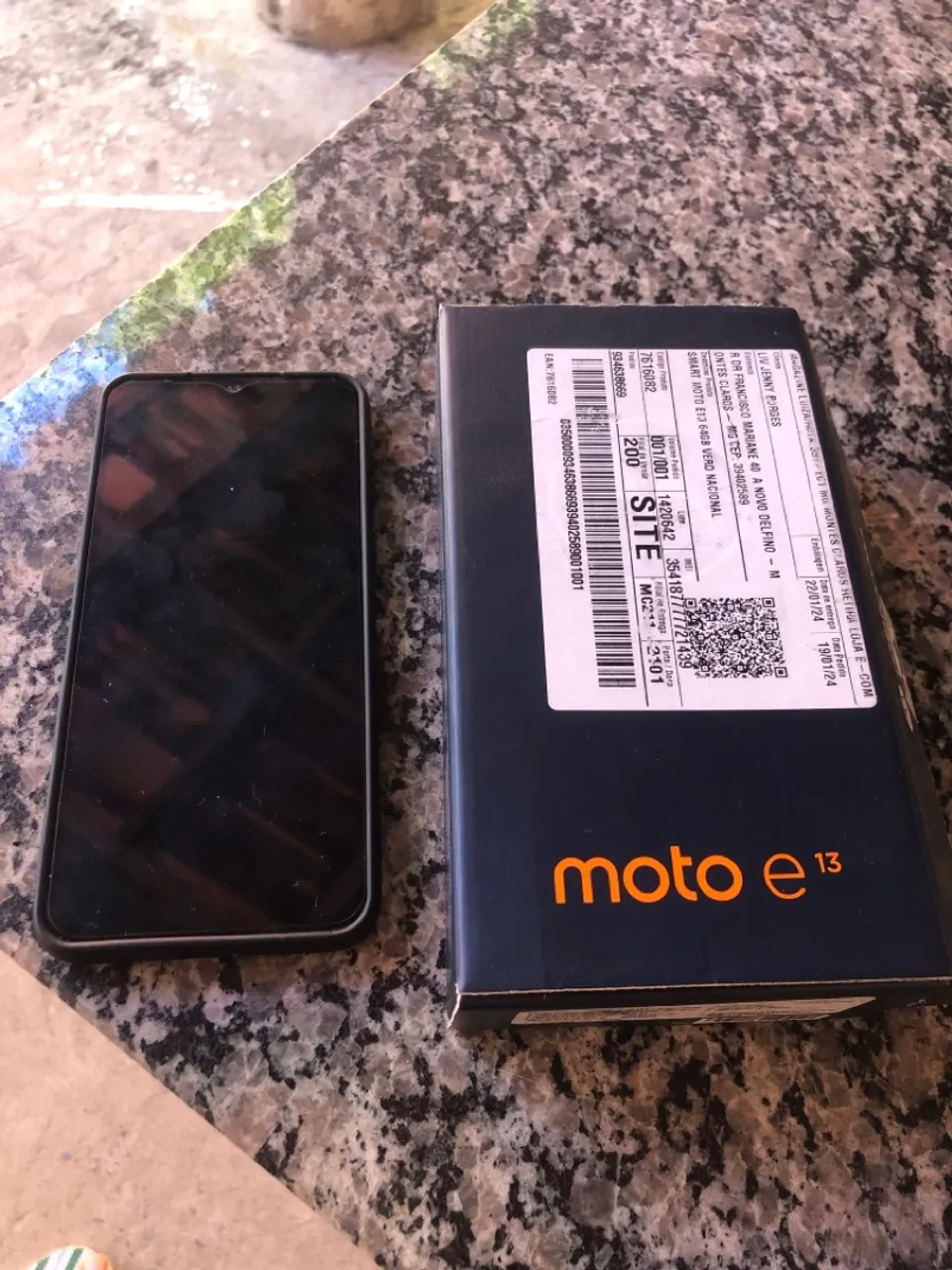 Moto e 13
