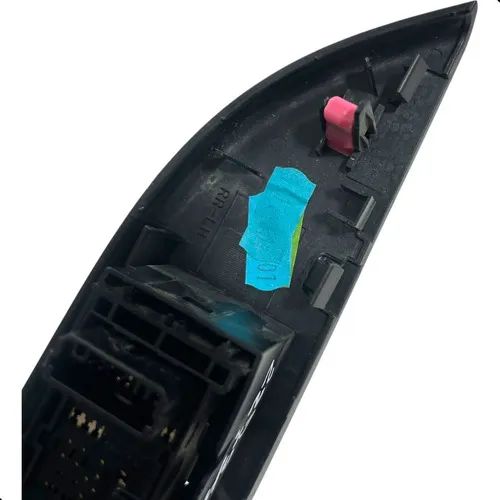 Botão Vidro Porta Traseira Esquerda Hilux 2016 A 2022 - Foto 4