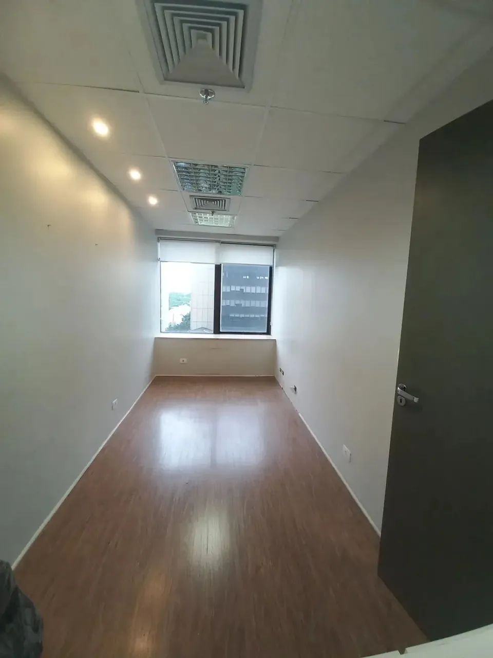 Sala Comercial 54m² na Av. Faria Lima no Jardim Paulistano para locação - Foto 6