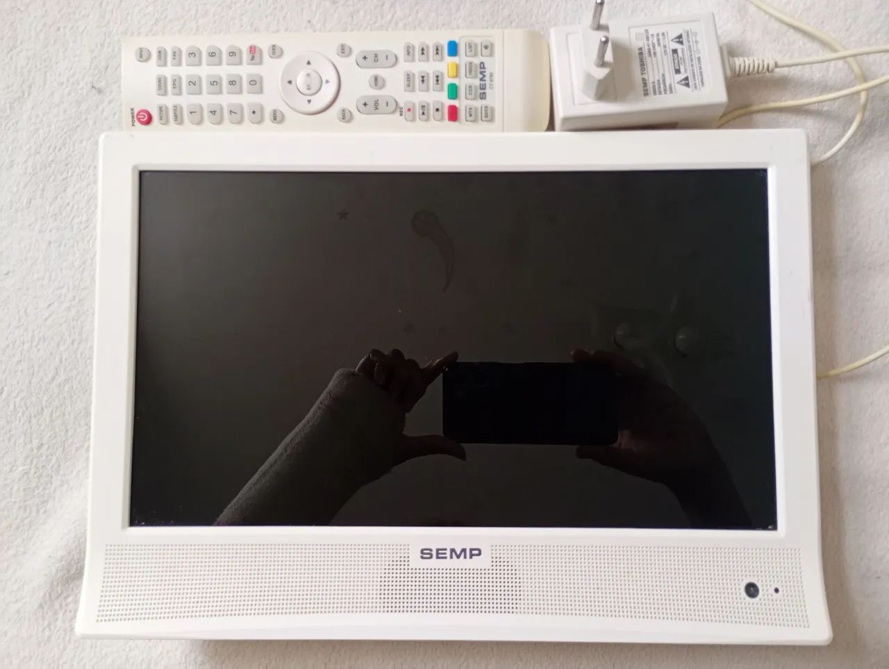 Semp Toshiba TV Portátil com tela LED de 14 Polegadas /perfeita imagem nitidez/ linda - Foto 5