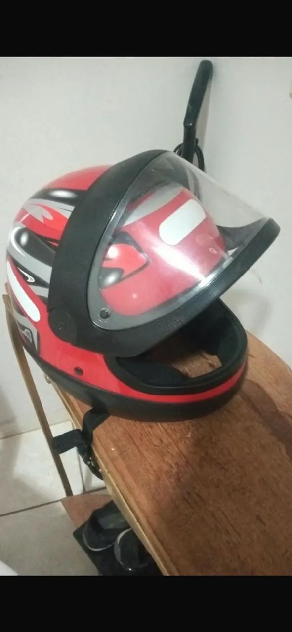 2 capacetes $100 cada - Foto 3