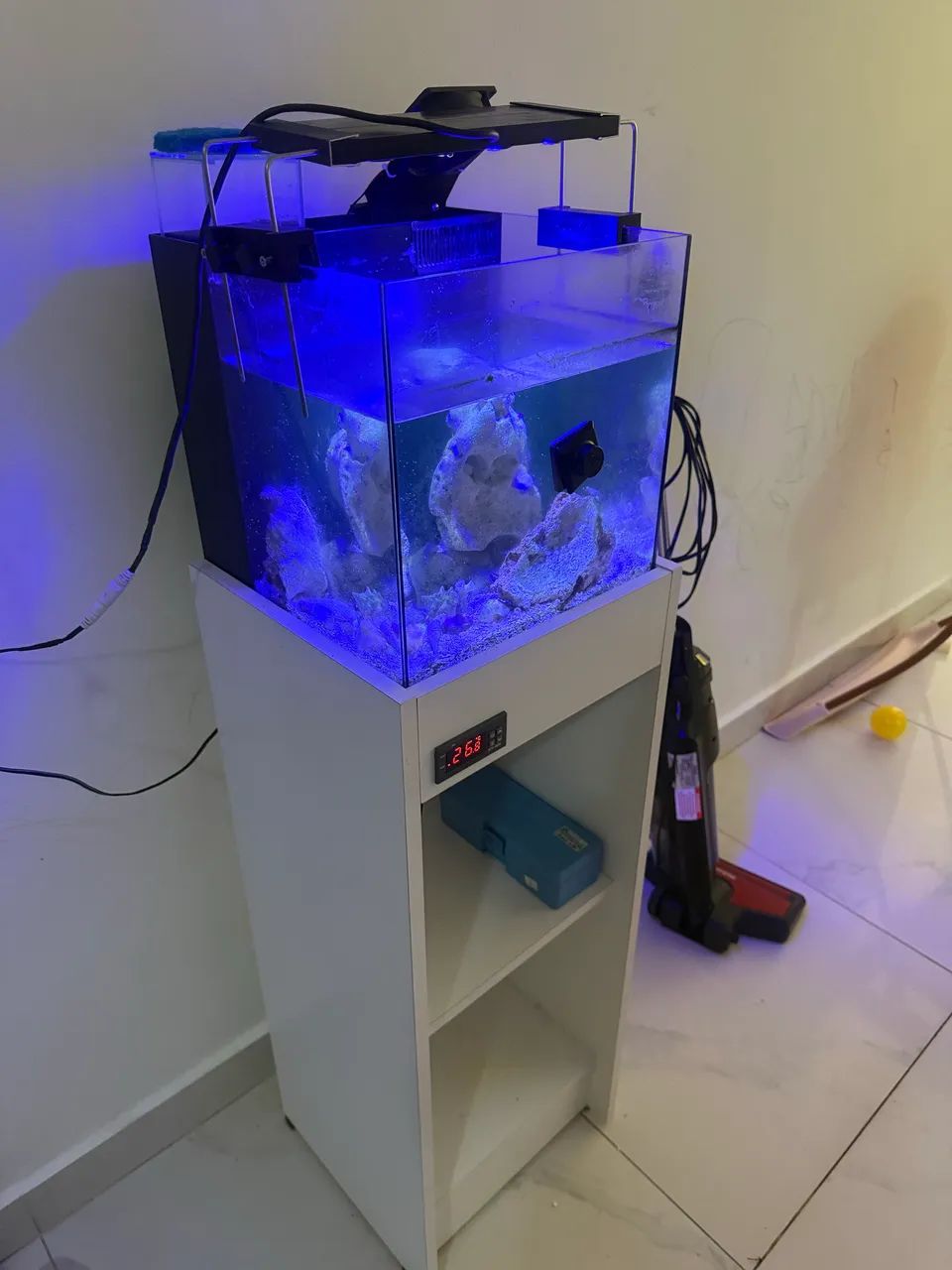 Vendo Aquário 20L com móvel 