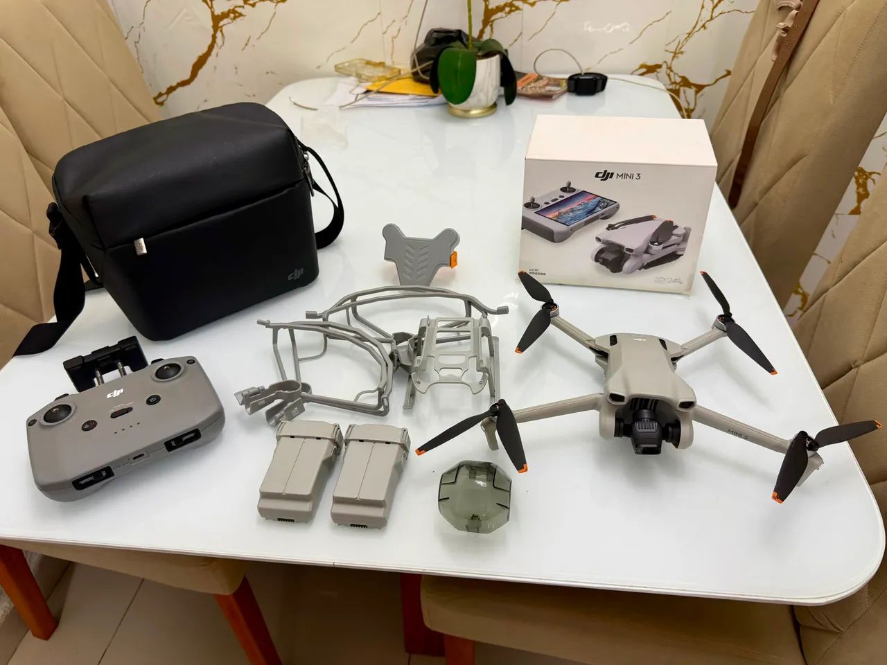 Drone DJI mini 3 duas bateria plus  - Foto 3
