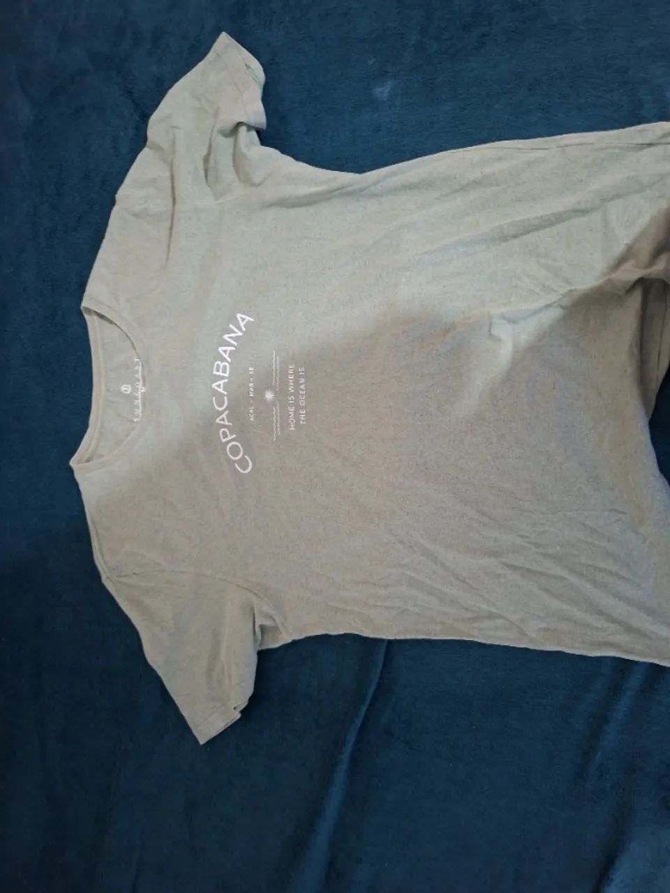 Lote com 6 camisetas e blusas masculinas