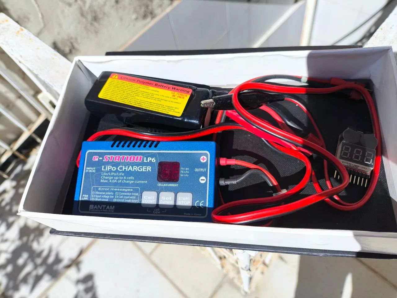 Aeromodelo isopor com controle e bateria - Foto 4