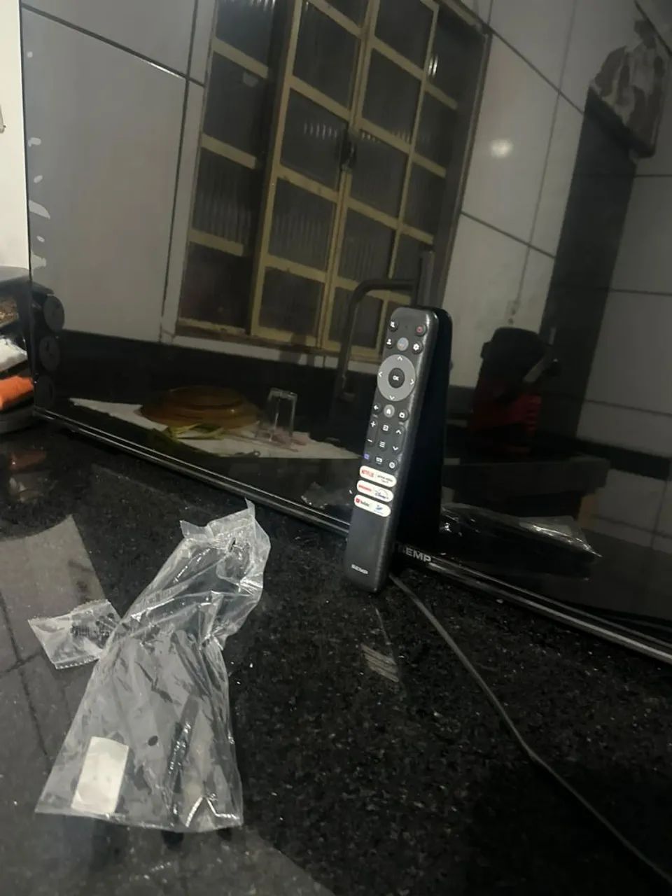 Smartv 50 4K TCL no plástico  - Foto 3