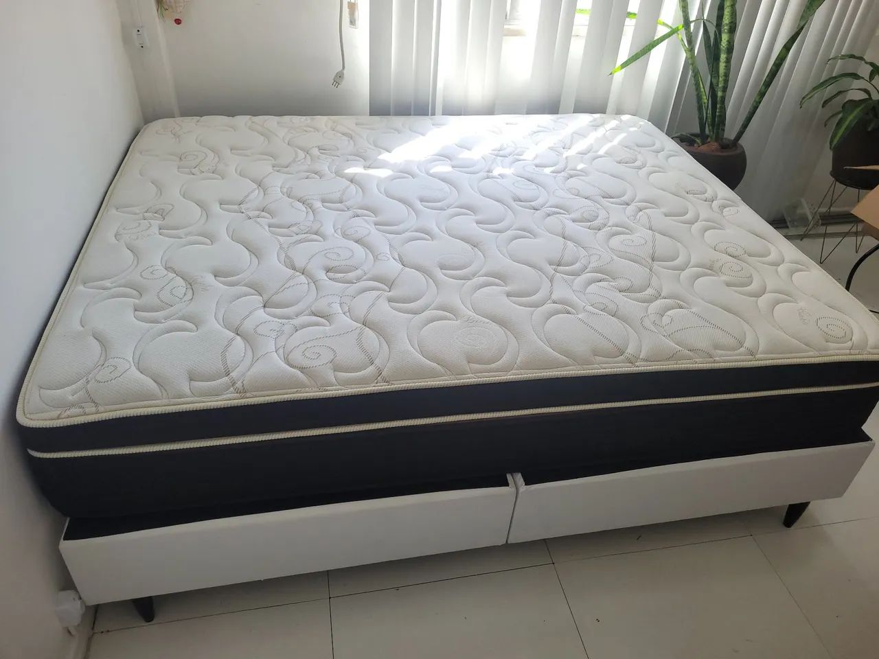 Cama Queen bipartida e colchão queen ortobom Bellona