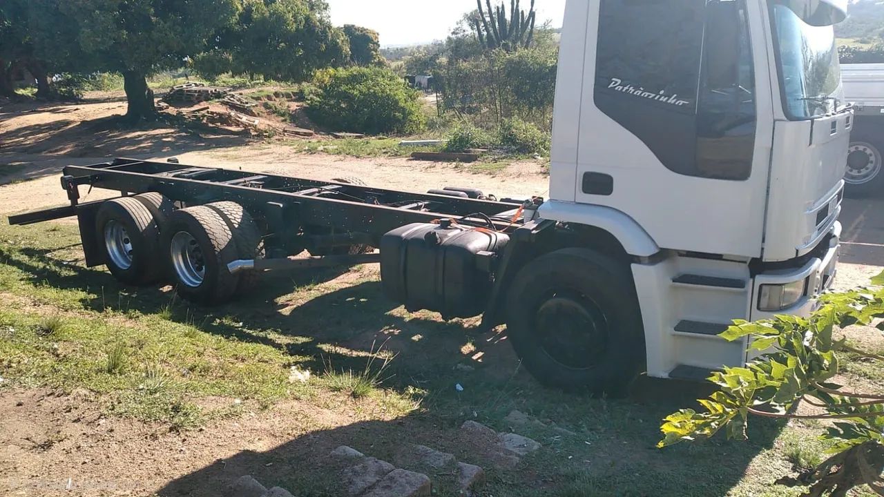 Iveco 320 - Foto 2