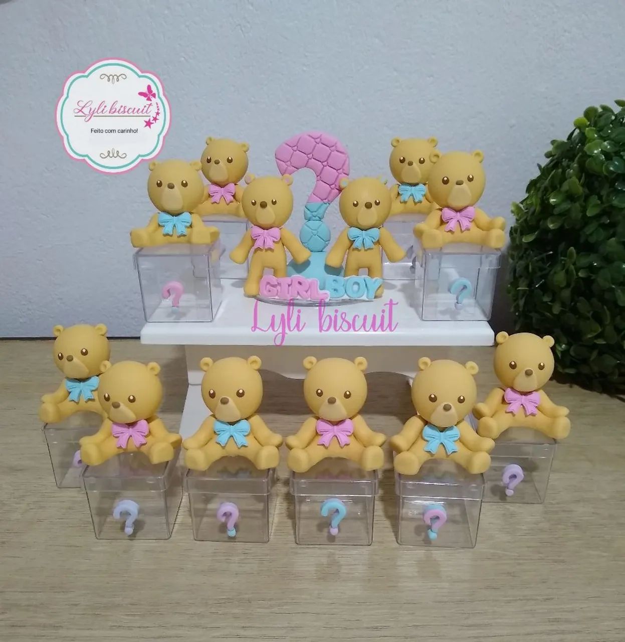 Lembrancinha urso e topo e bolo chá revelação 