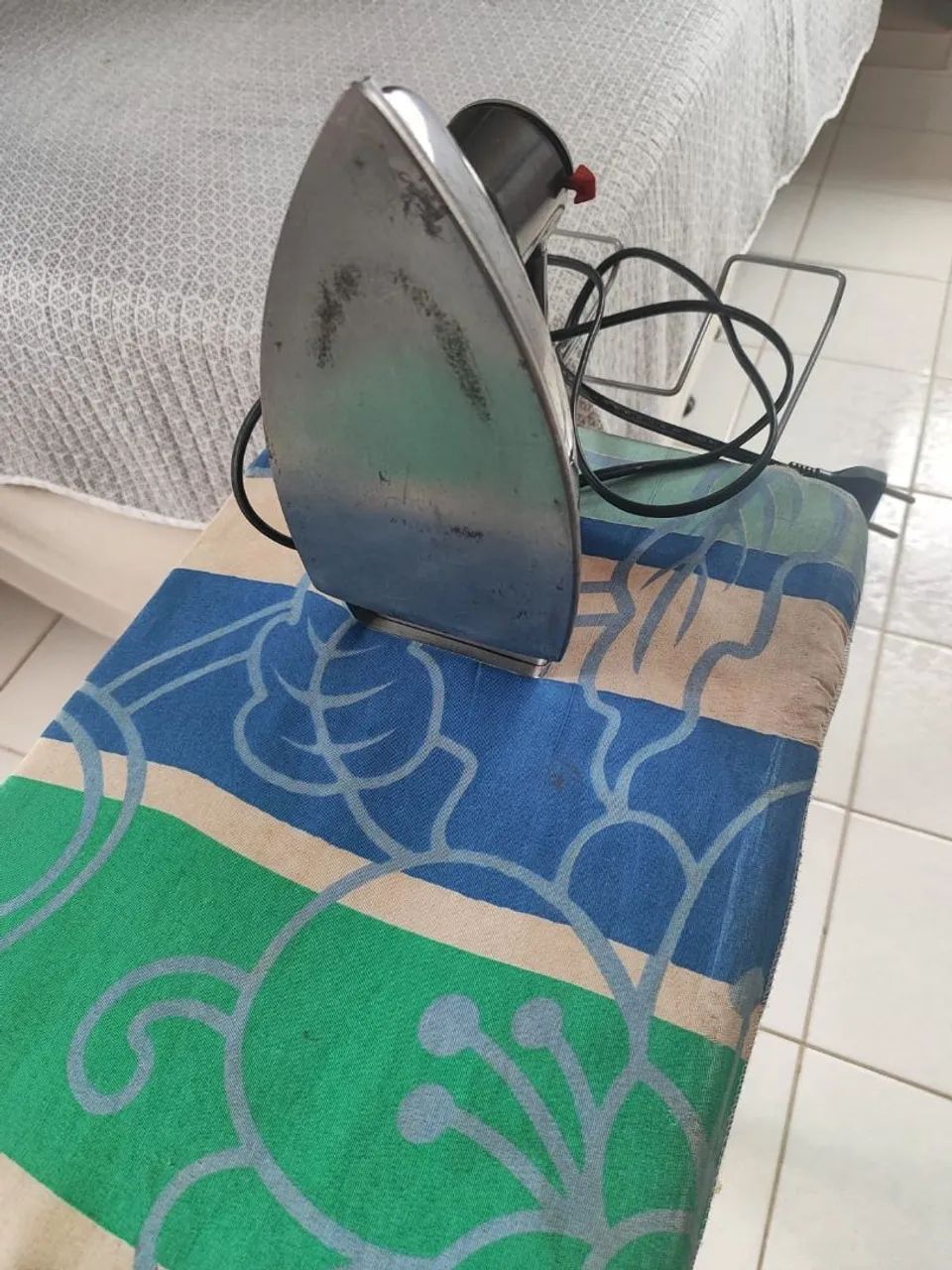 Vendo mesa e ferro de passar - Foto 2