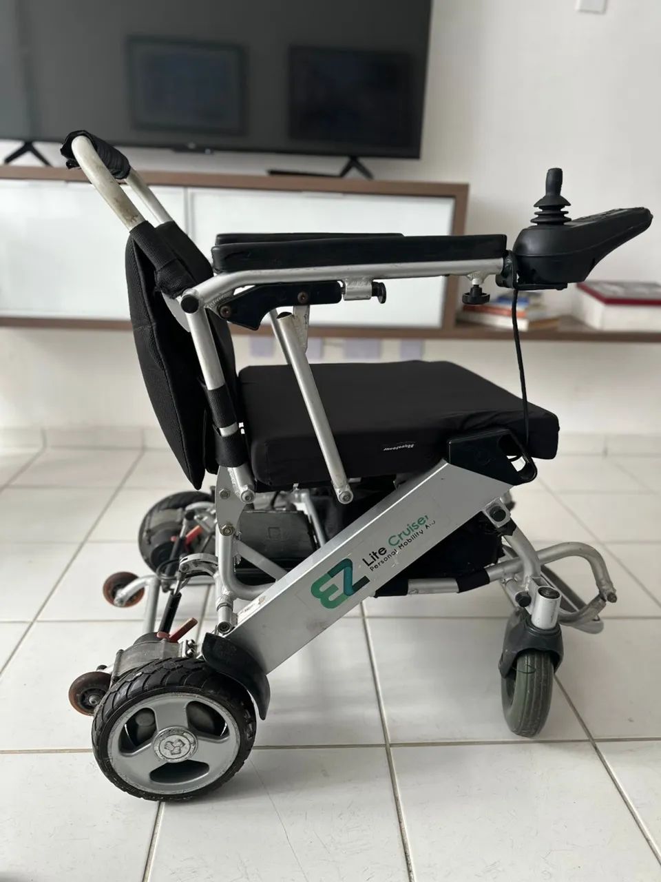Cadeira de Rodas Motorizada - Foto 2