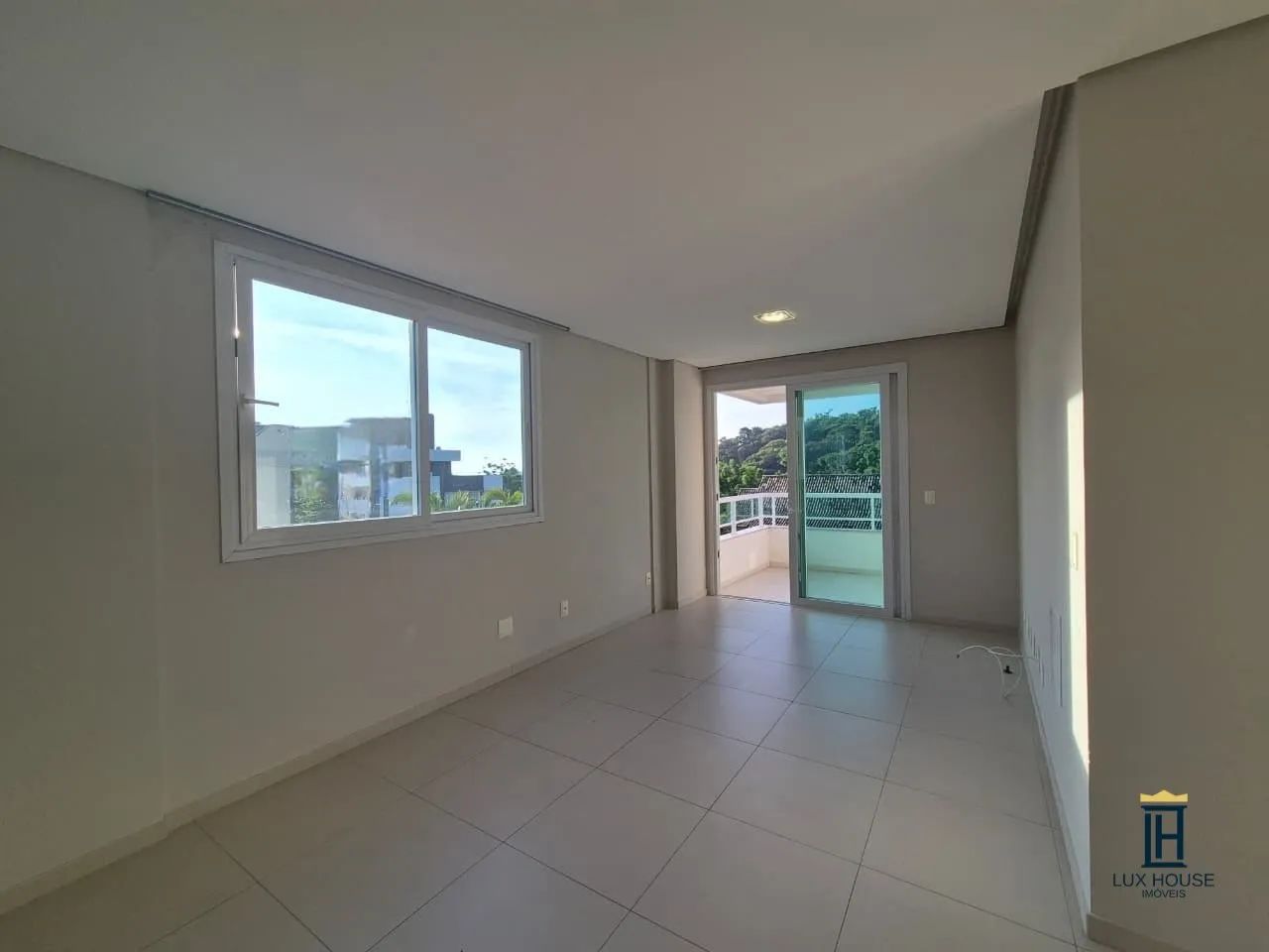 Apartamento 2 Suítes 200 do Mar em Jurerê - Locação Anual - Foto 5