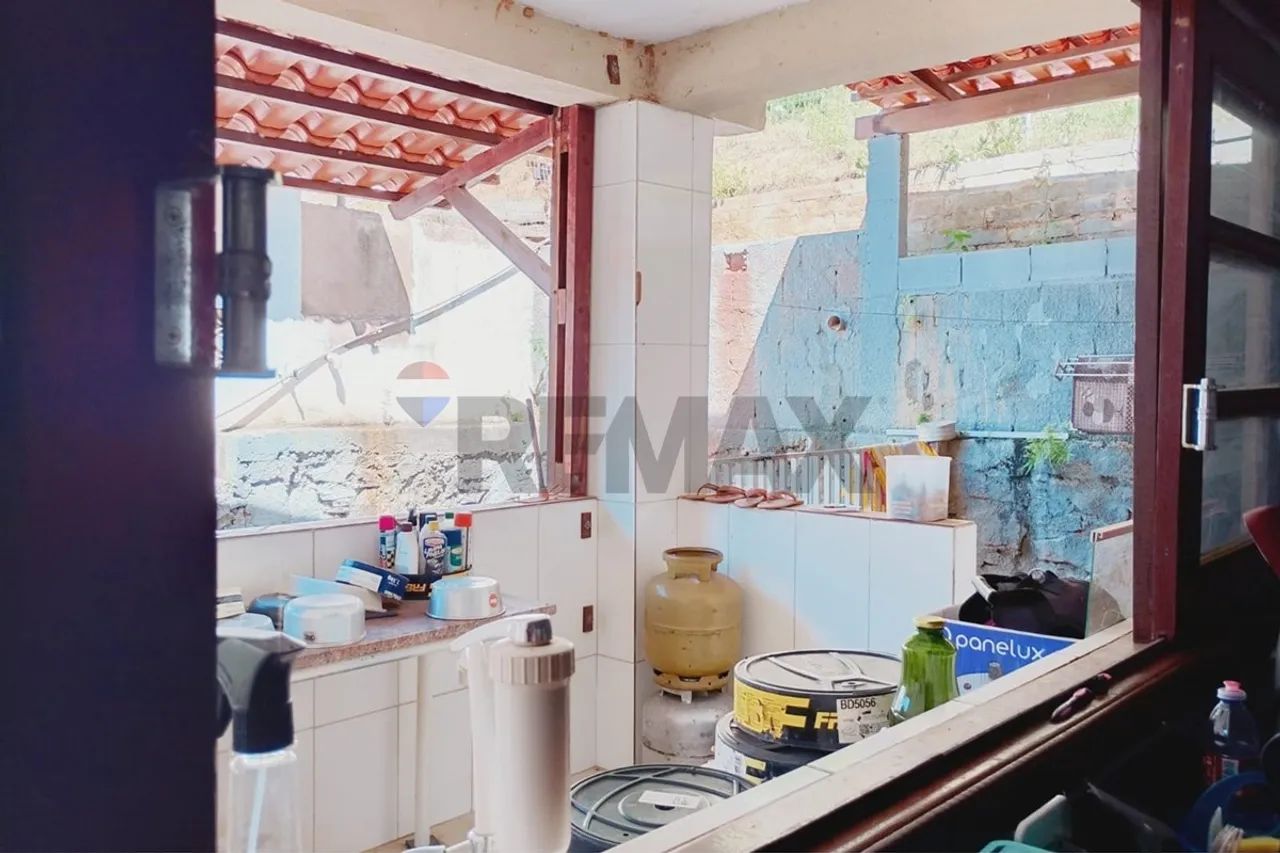 SOBRADO AMPLO À VENDA! - Foto 4