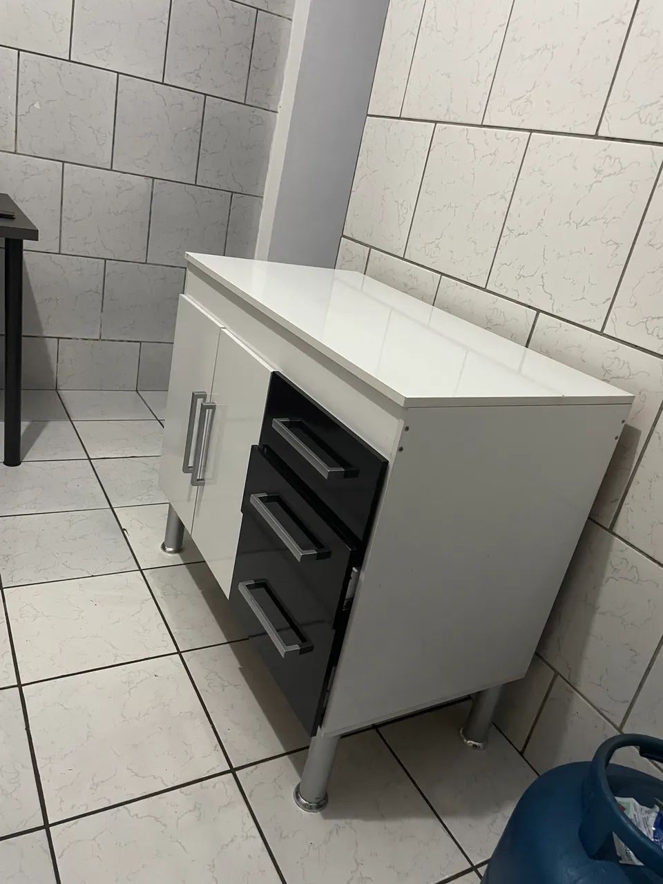 Lar64962684241027120