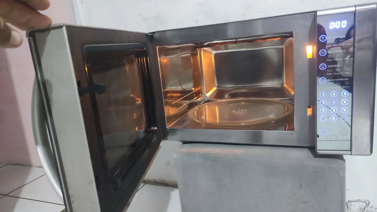 Microondas Eletrolux espelhado 30 litros  - Foto 4