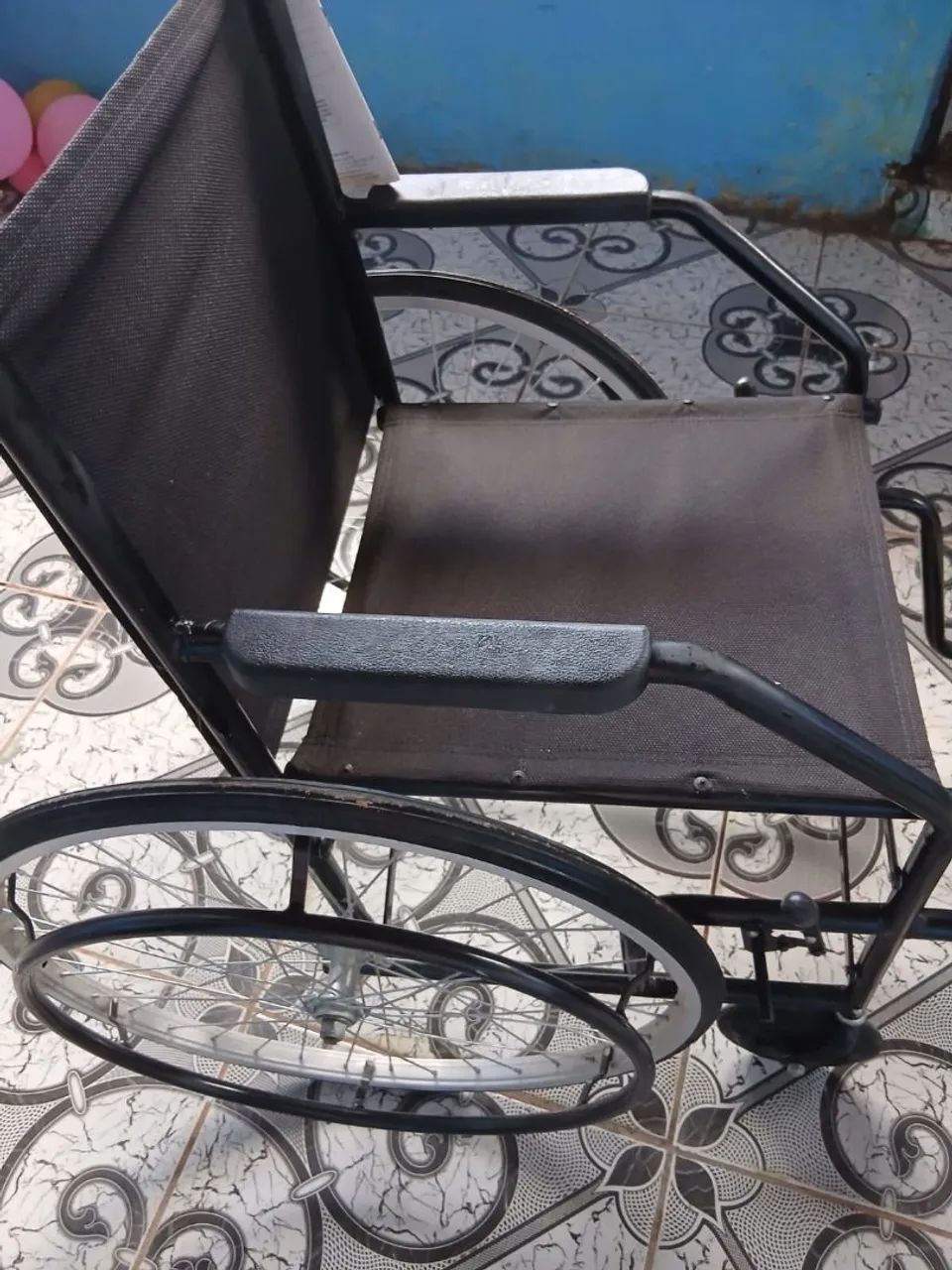 Vendo Cadeira de Rodas - Foto 2
