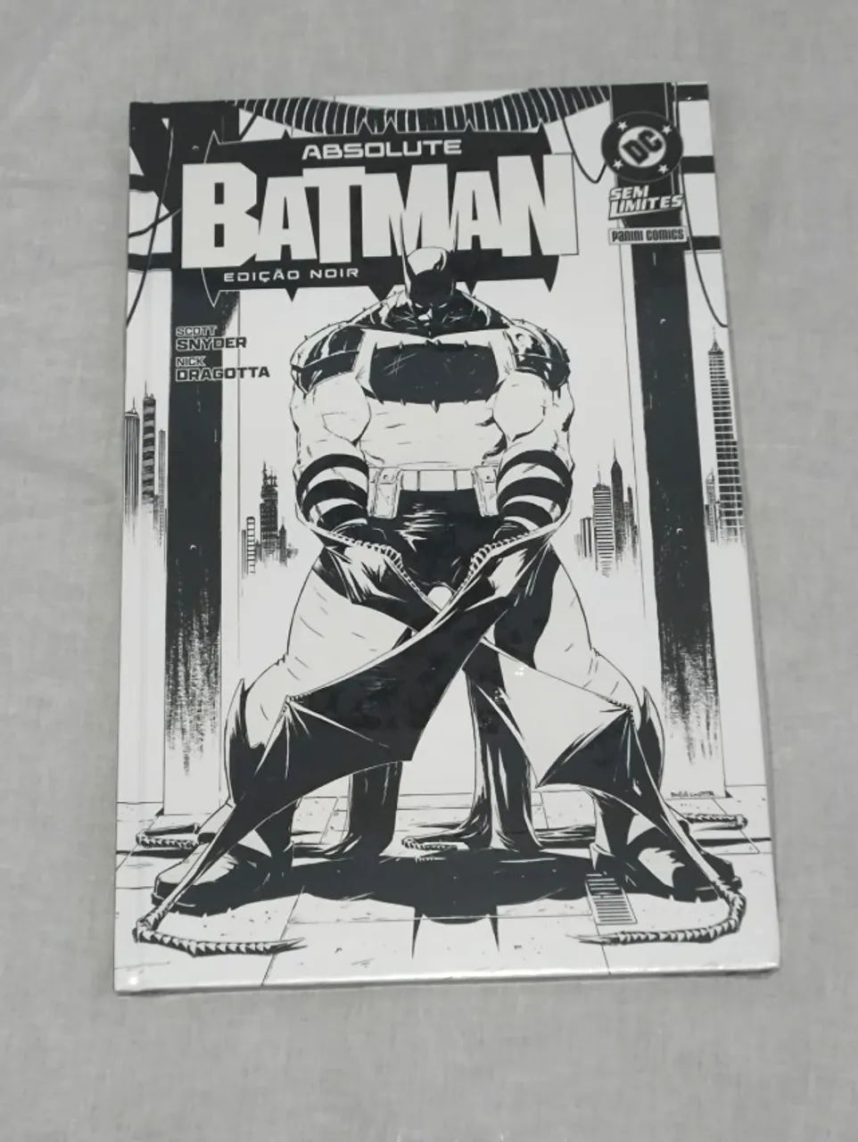 Batman Absolute #1 Noir - EXCLUSIVA CCXP 2025 - LACRADA (Raridade