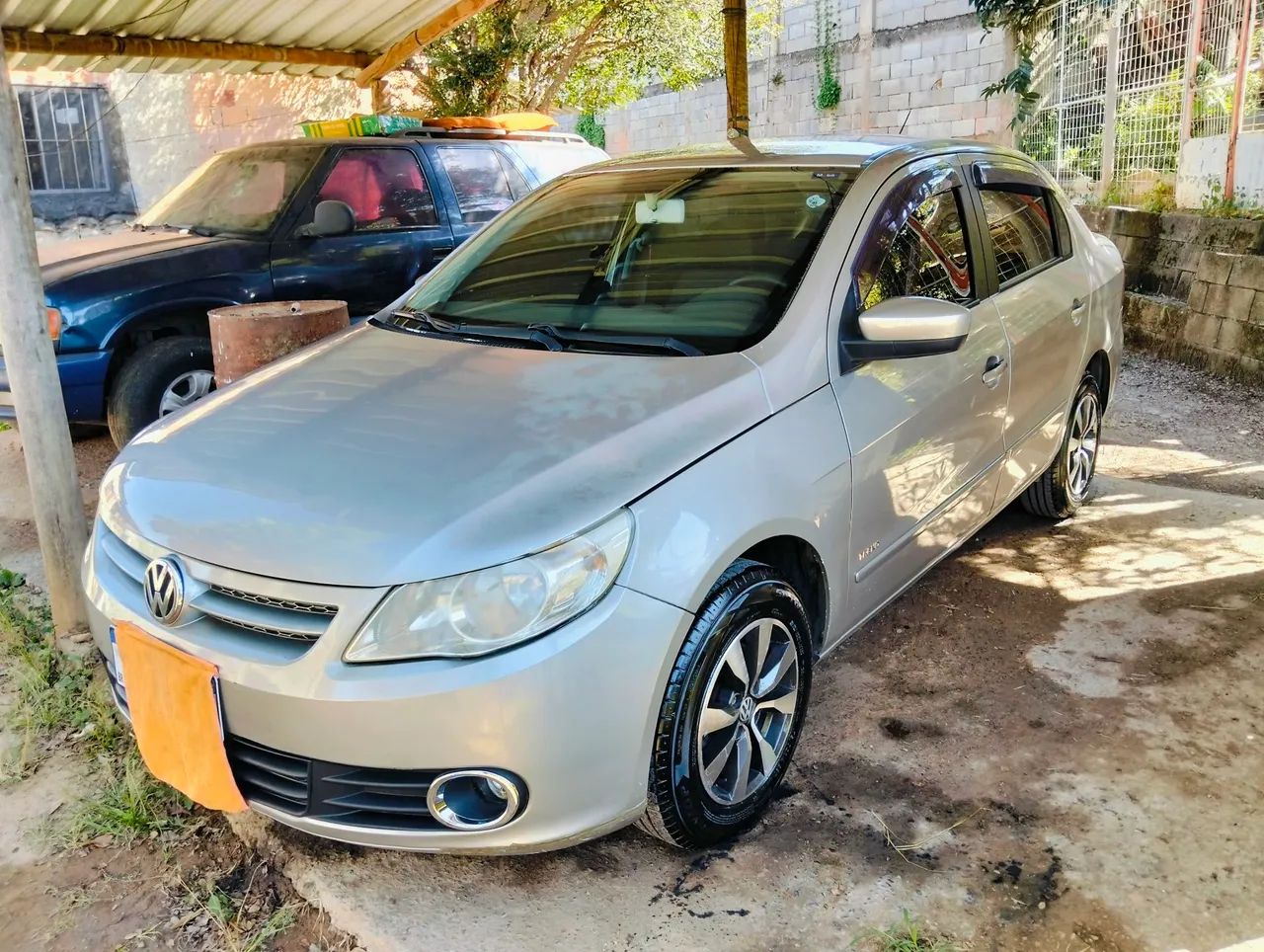 Volkswagen Voyage VOYAGE 1.0/1.0 City Mi Total Flex 8V 4p 2013