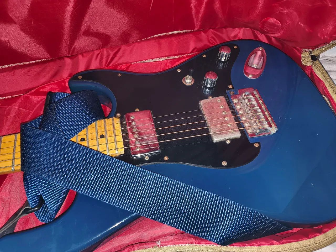 Guitarra Stratocaster TIGER PRO + Capa - Foto 3