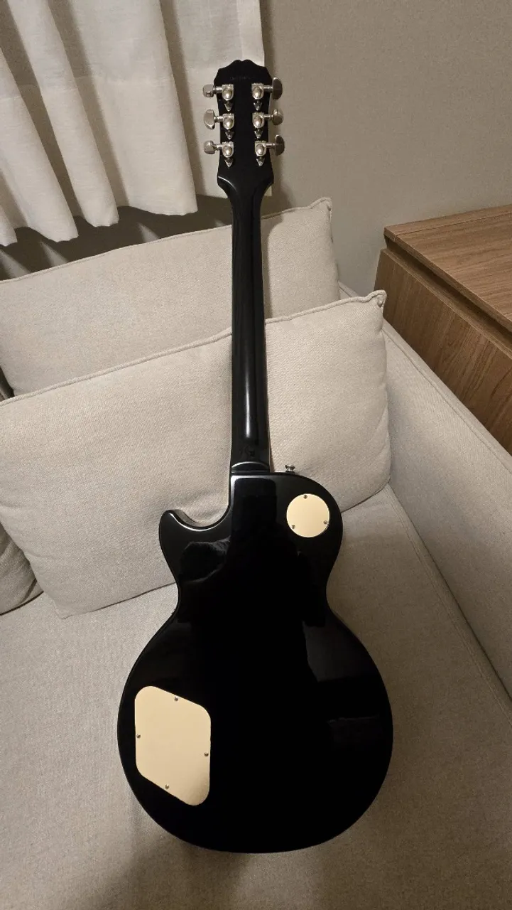 epiphone les paul studio