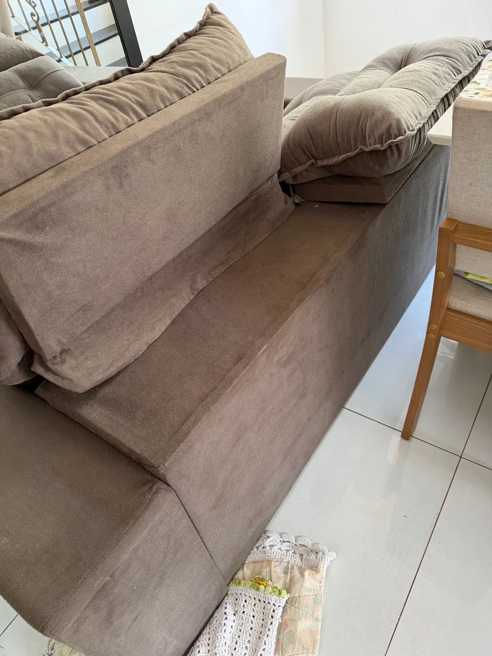 Sofá retrátil e inclinável 