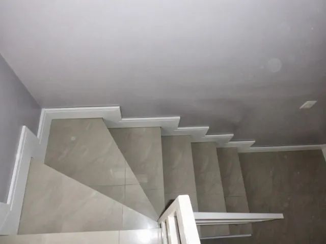 Instalação de rodapé em escada - Foto 2