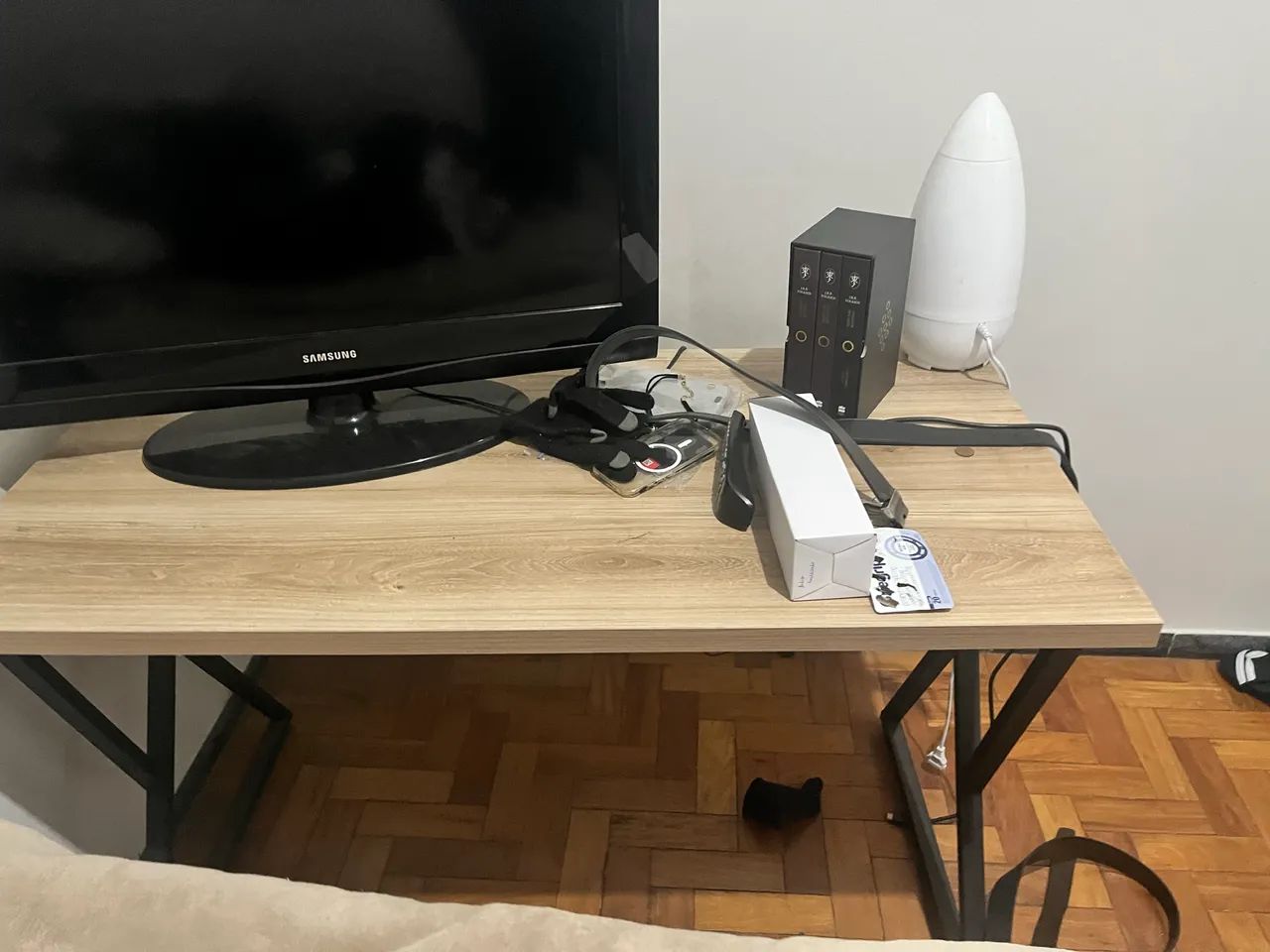 Mesa para escritório ou tv - Foto 2