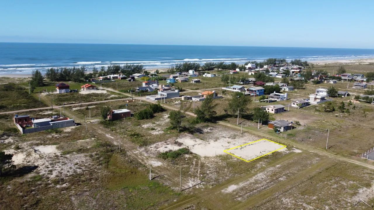 Terreno de esquina à venda no bairro Nova Torres - Foto 4