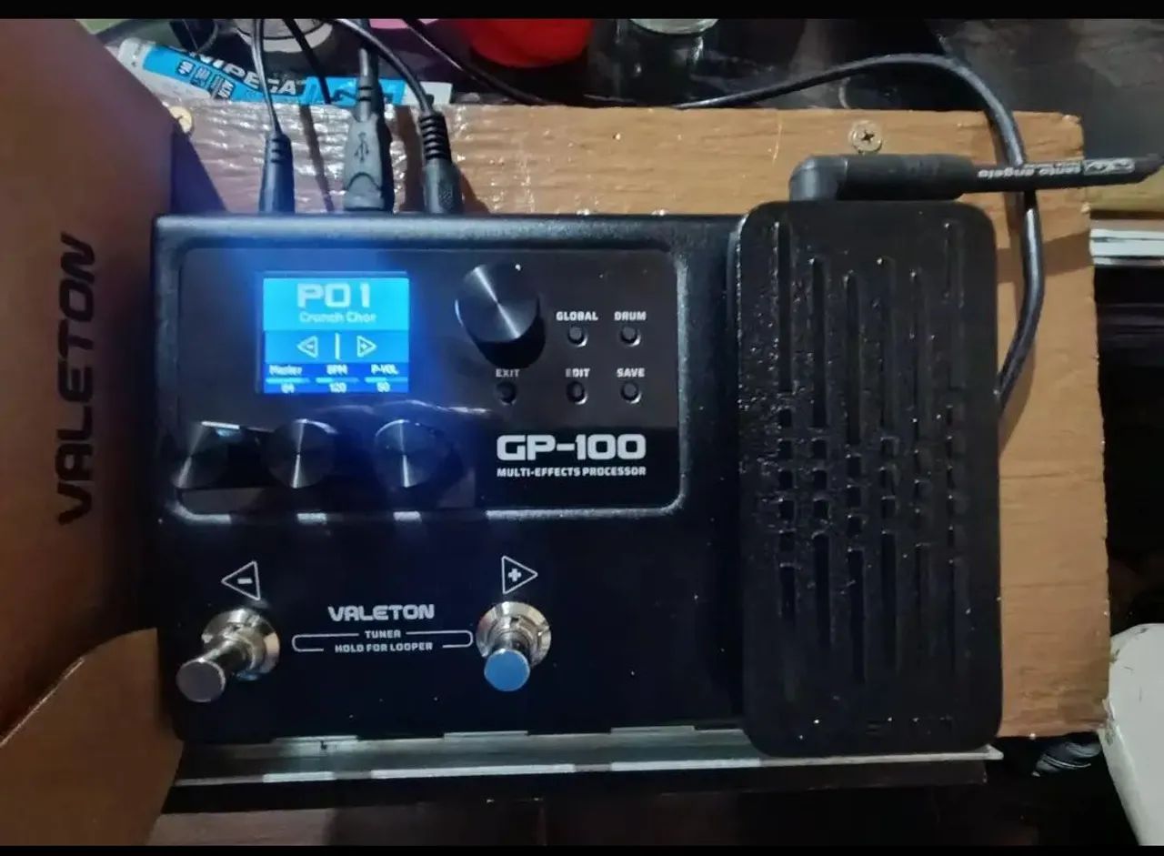 Pedaleira Valeton GP 100 nova na caixa - Foto 4