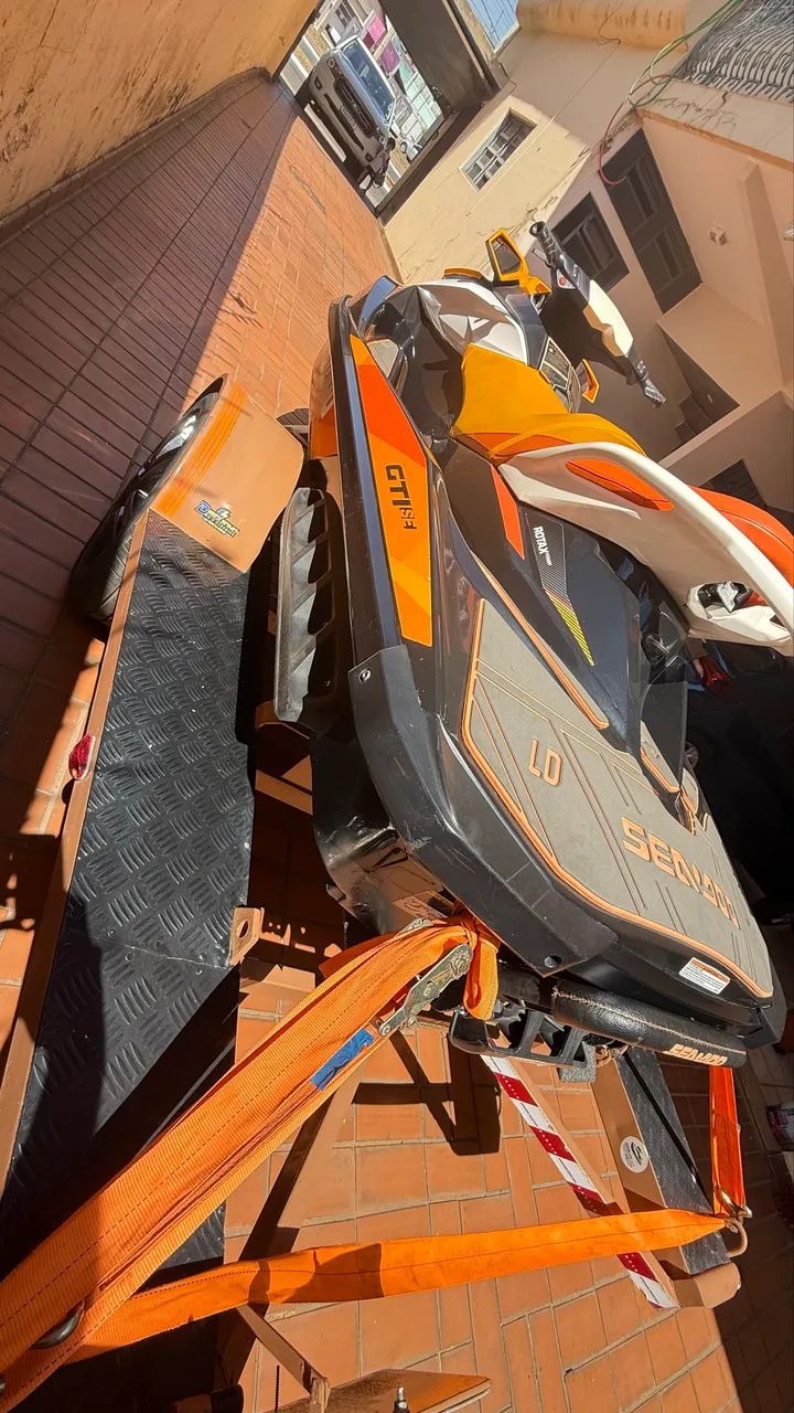 OPORTUNIDADE- JET SKY POUCO USADO  - Foto 2