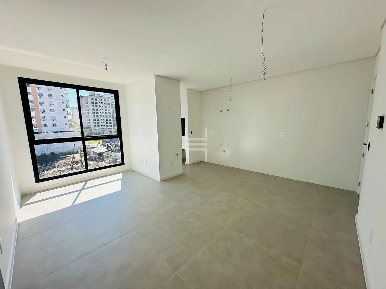Apartamento na Pedra Branca, com 3 dormitórios sendo 1 suíte