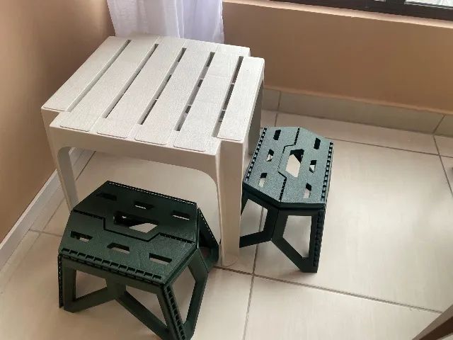 MESA INFANTIL COM BANQUINHOS  - Foto 2