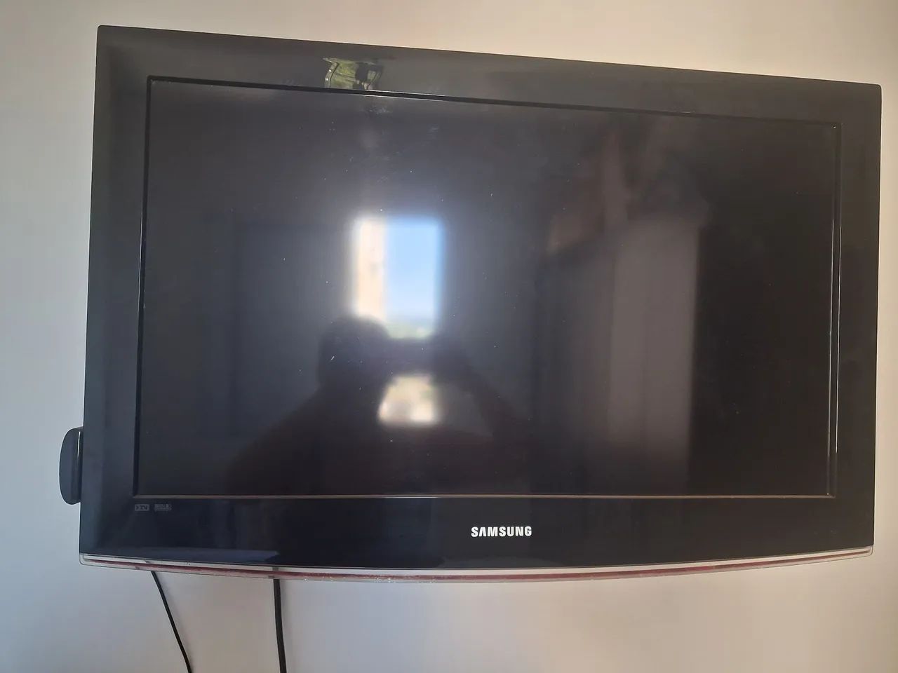Vendo tv Samsung 32 polegadas LCD com aparelho Roku incluso  - Foto 2