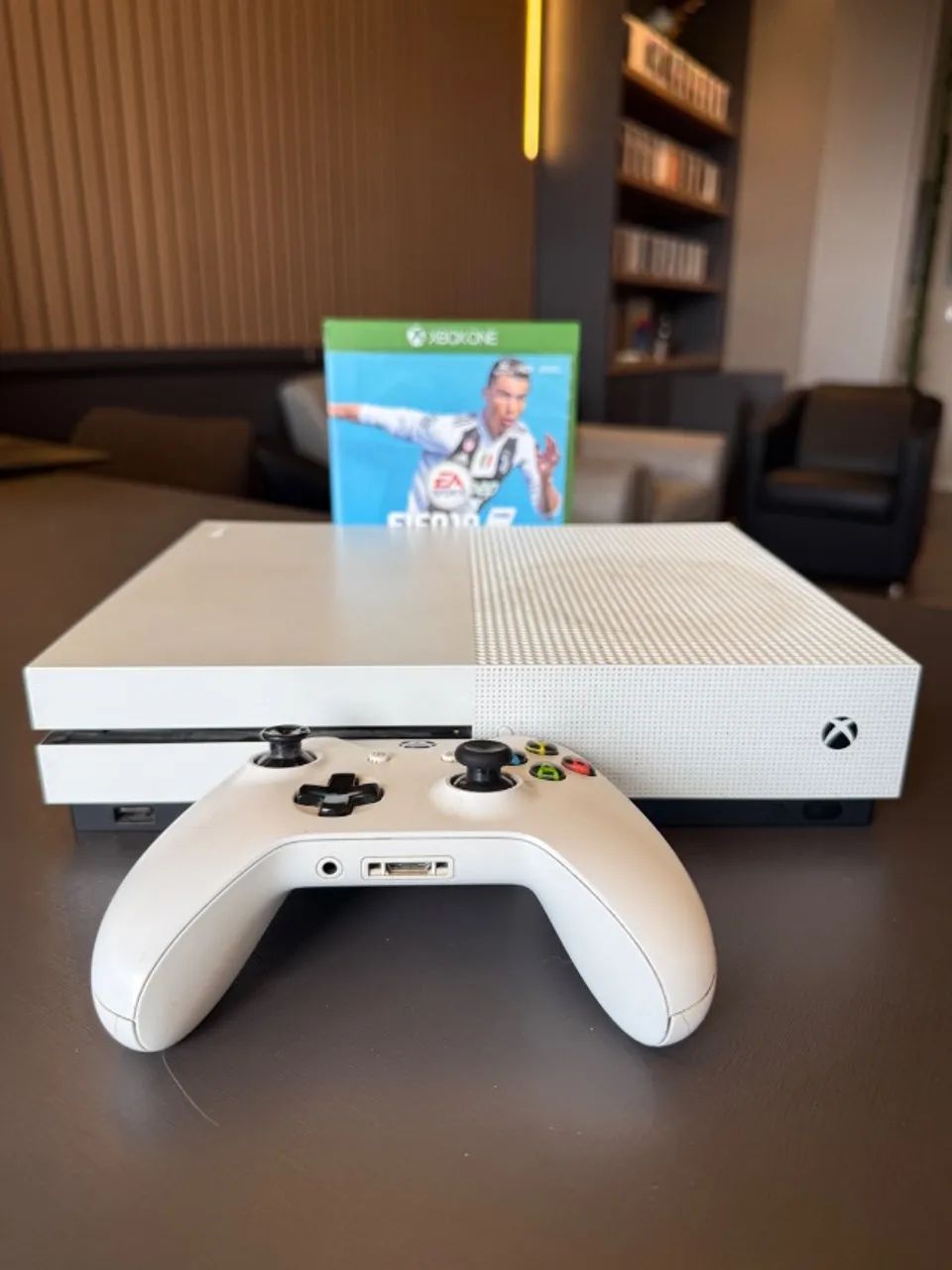 GAME XBOX ONE S DE 500GB - COM JOGO - Foto 5
