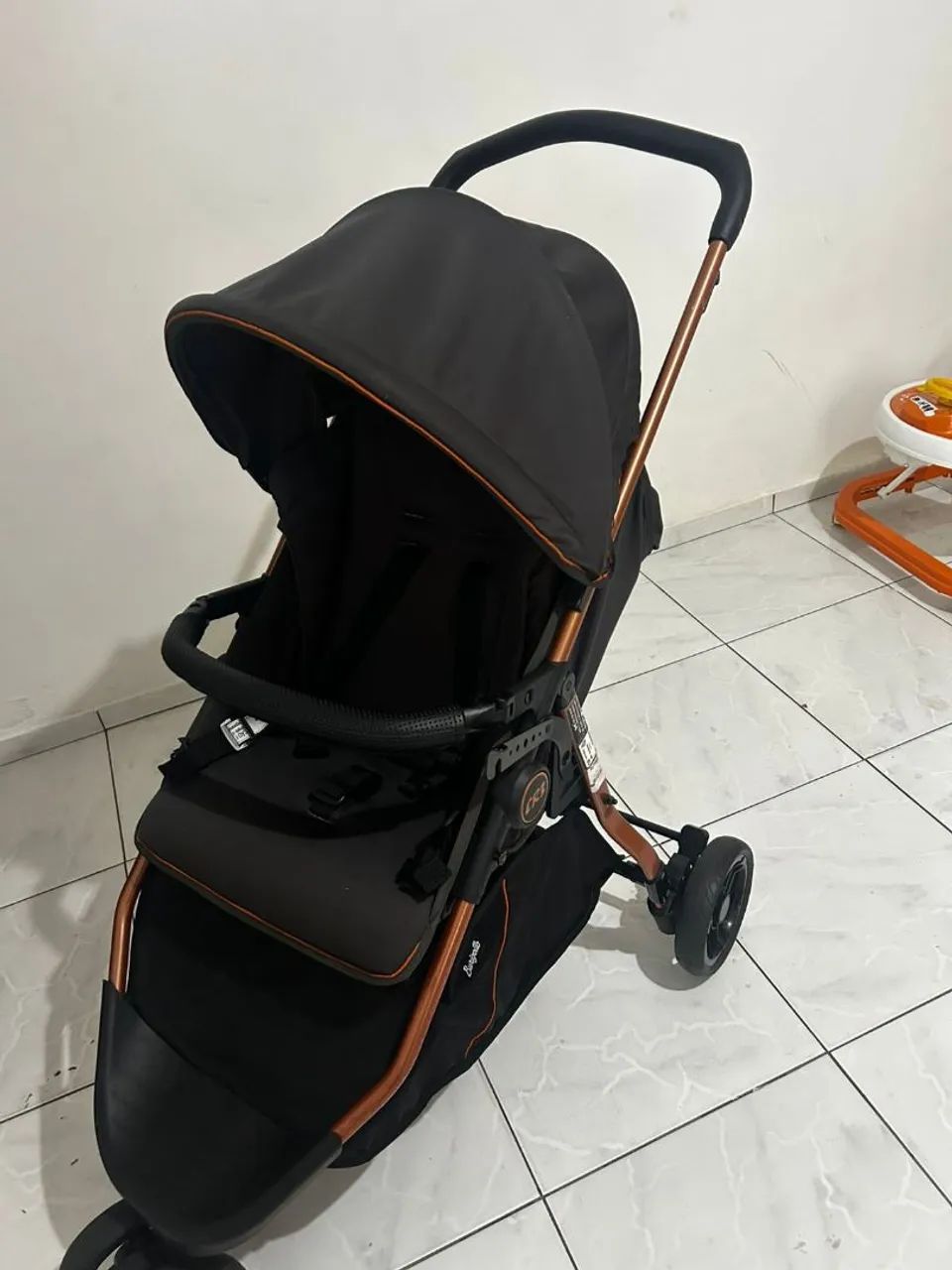 Carrinho de bebê novíssimo  - Foto 2