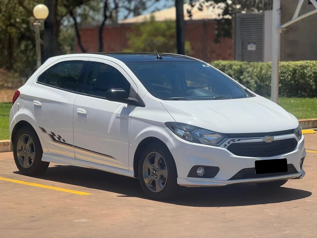 Chevrolet Onix Hatch Effect 1.4 8V Flex Mec. 4P 2018 - Foto 5
