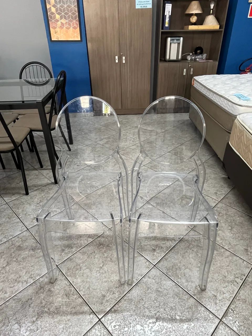 2 cadeiras transparentes  - Foto 2