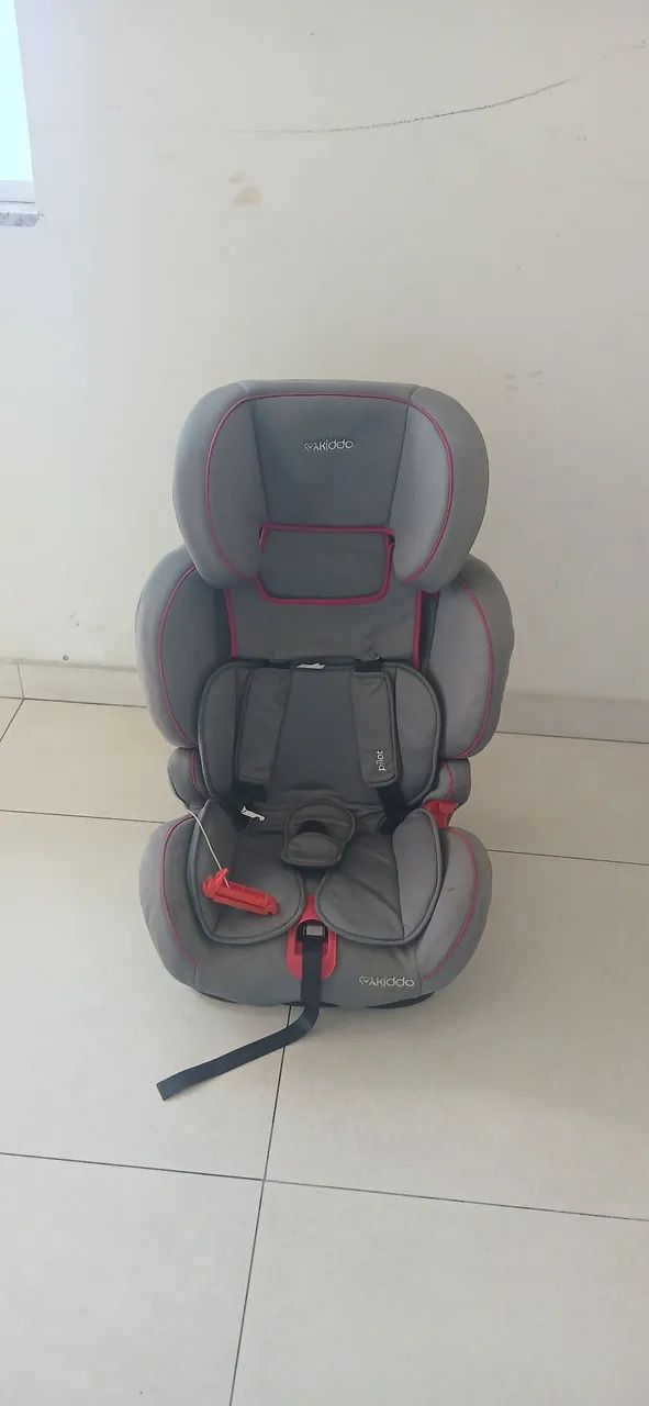 Cadeirinha kiddo pilot ,até 38kg.