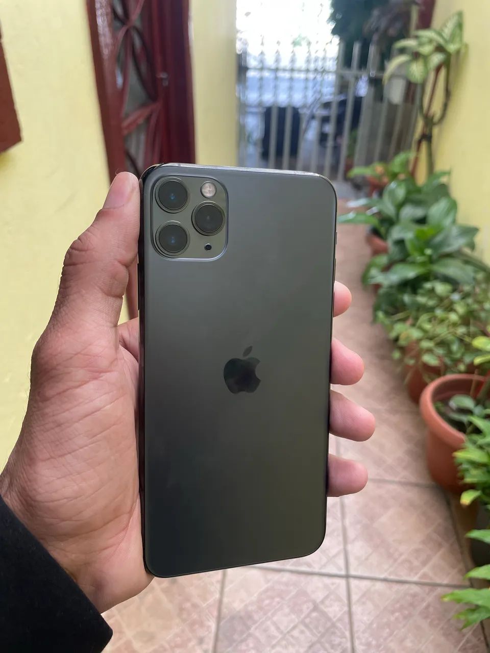 11 pro Max vendo ou troco  - Foto 2