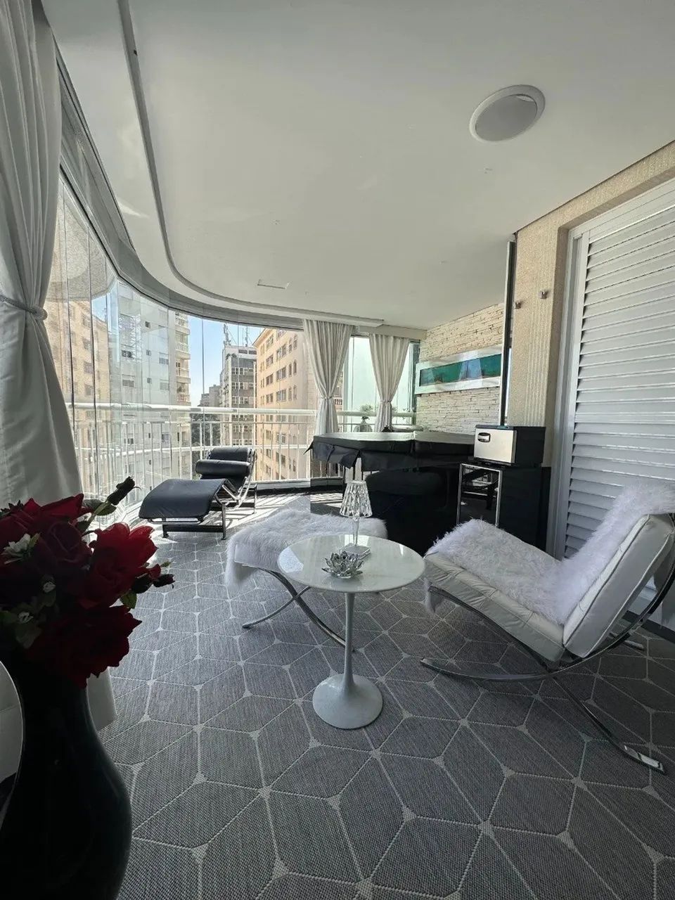 Apartamento R. da Consolação | Av. Paulista - Jardins | 100 m² | 1 Suíte | 1 Vaga | Locaçã