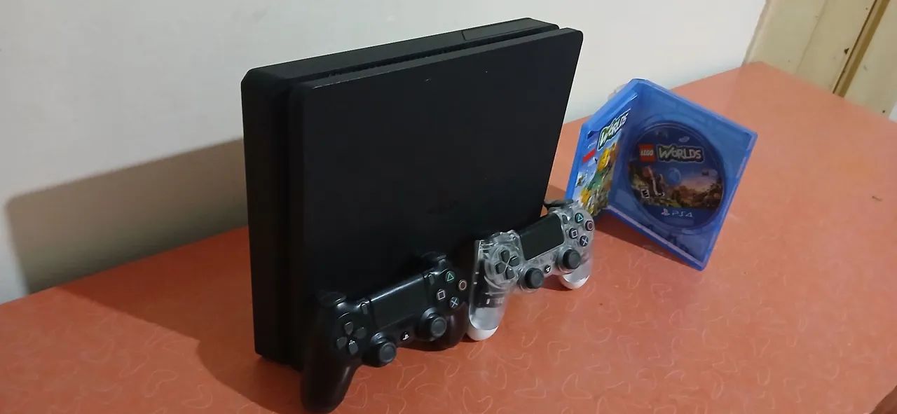 PS4 Slim 1TB com 2 controles - Foto 2