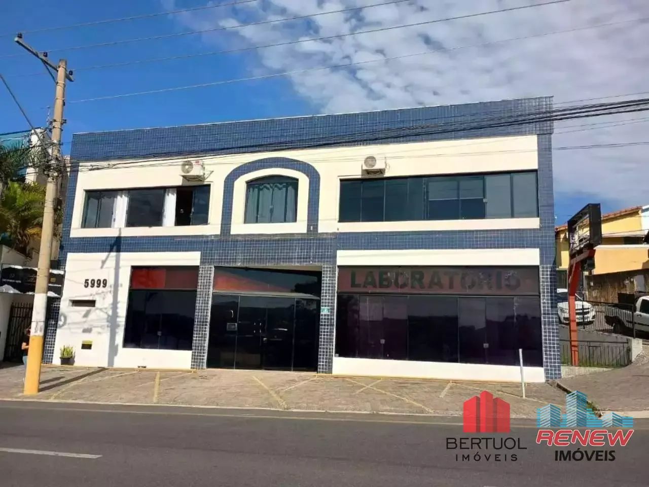 Salão Comercial para Aluguel no Centro de Vinhedo com 150 m²
