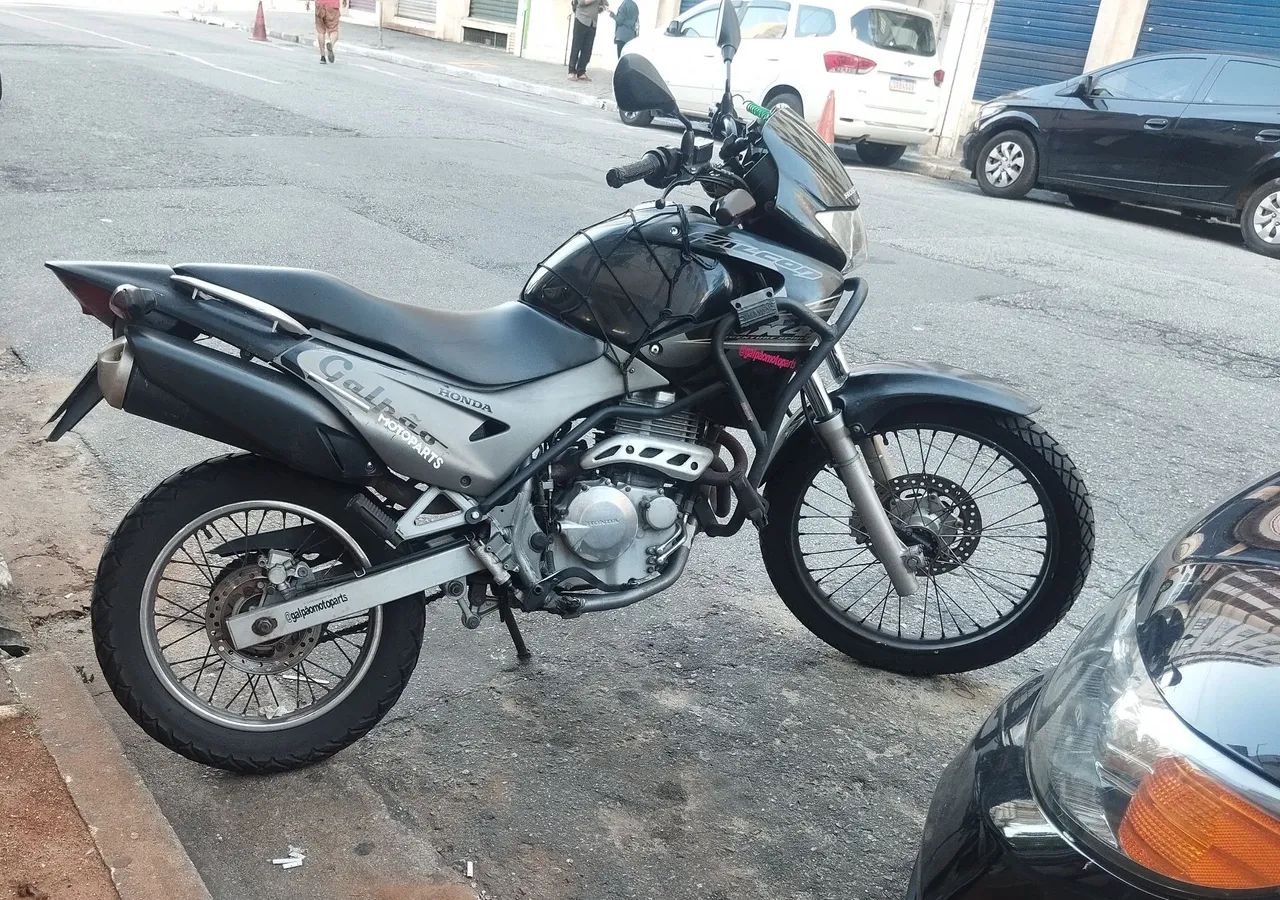  MOTO BEM CONSERVADA  - Foto 2
