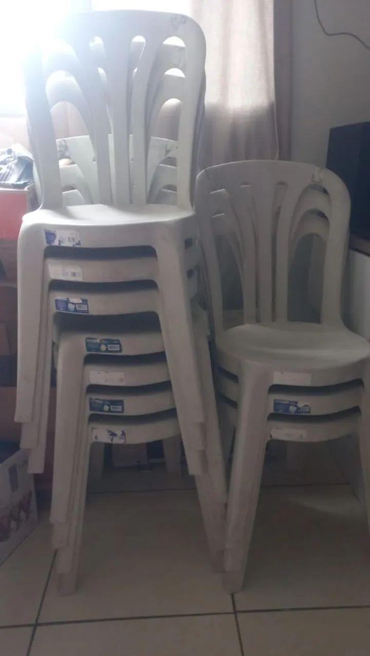 Cadeira de plástico 